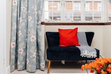 Park End House   Parking, Pet Friendly