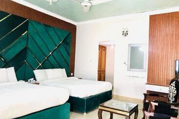 پانسیون Grand Hayat Guest House