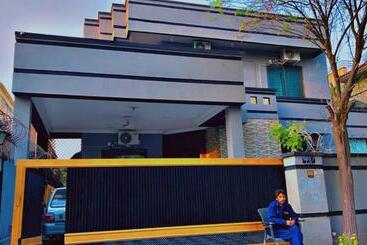 پانسیون Grand Hayat Guest House