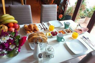 تختخواب و صبحانه Can Perles A Beautiful House Perfect For Relaxing