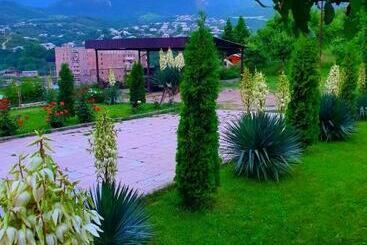 مبيت وإفطار Guest House Ijevan S Garden