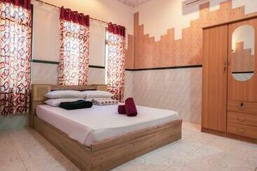 تختخواب و صبحانه Mangrove Inn Hura