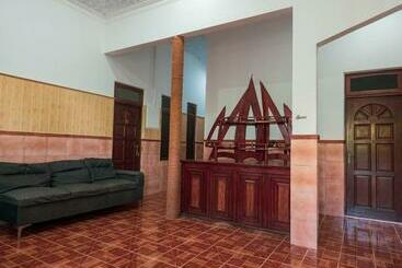 تختخواب و صبحانه Mangrove Inn Hura