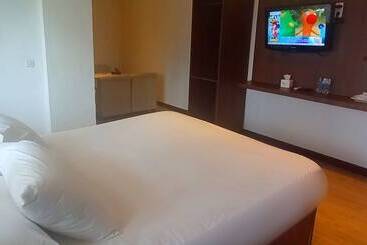 هتل Aruni Ancol
