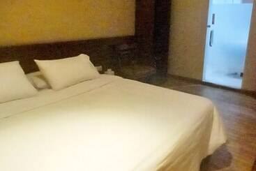 هتل Aruni Ancol