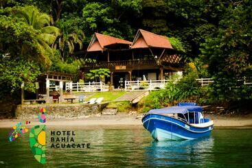 هتل Bahía Aguacate