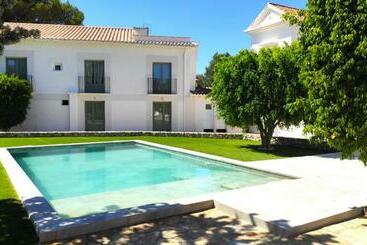 پانسیون Hostal Residencia Alma