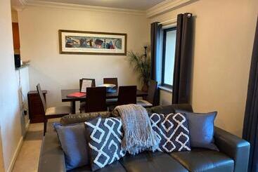 City River Views Free Parking Wifi Netflix Wine