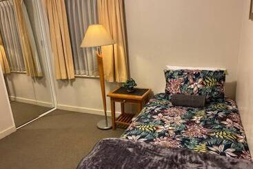 City River Views Free Parking Wifi Netflix Wine