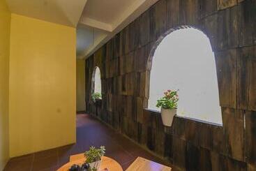 هتل Arista Homestay