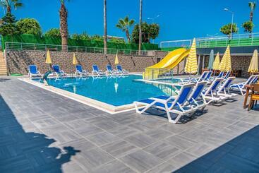 هتل Arsi Paradise Beach