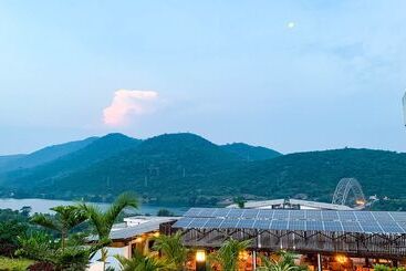 هتل Bridgeview Resort