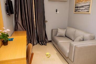 Golden Six Hotel And Restaurant
