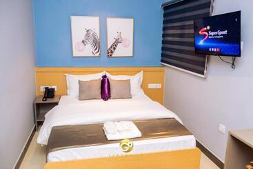 Golden Six Hotel And Restaurant