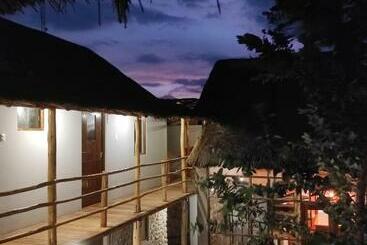 هتل Rumi Lodge