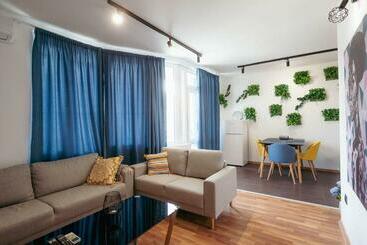Luxury Art 4 Apartment