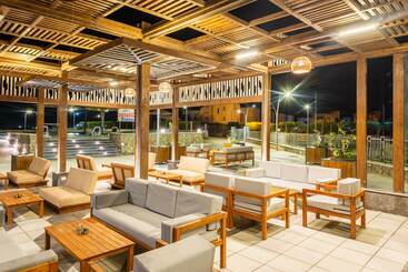 استراحتگاه Matarma Beach Residence