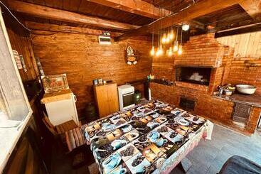 پانسیون Casa Voronet
