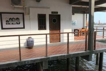 هاستل Lanta Harbour