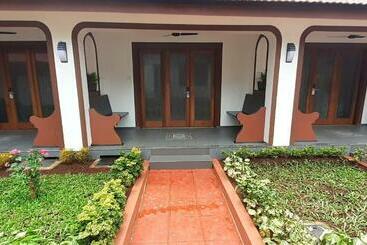 تختخواب و صبحانه Delight Hostel Goa Candolim