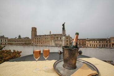 تختخواب و صبحانه Terrazza Sant Oronzo