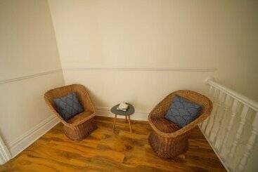Hot Tub Jacuzzi On Private Terrace Free Gated Parking Sleeps 8