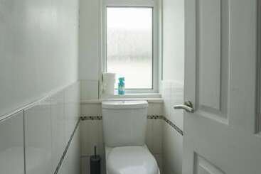 Hot Tub Jacuzzi On Private Terrace Free Gated Parking Sleeps 8