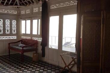 هتل Eco Dive Resort Alycastre