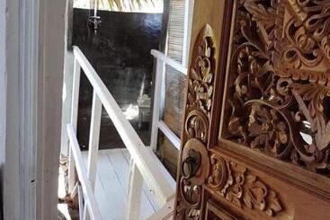هتل Eco Dive Resort Alycastre