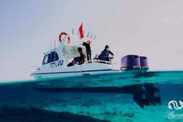 هتل Eco Dive Resort Alycastre