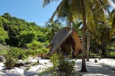 هتل Eco Dive Resort Alycastre