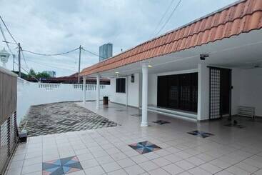 Malacca Town Tranquerah Cluster Home
