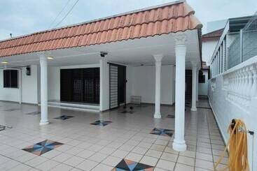 Malacca Town Tranquerah Cluster Home