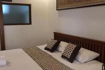 פנסיון Arsa Wayan Guest House