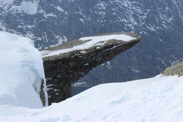 بنسيون Trolltunga Lodge