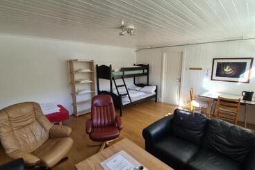 بنسيون Trolltunga Lodge