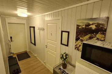 بنسيون Trolltunga Lodge