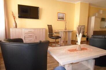 تختخواب و صبحانه Altstadt Hotel Peiß