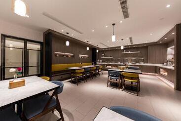 هتل Hanting Premium  Shanghai Henglong Plaza