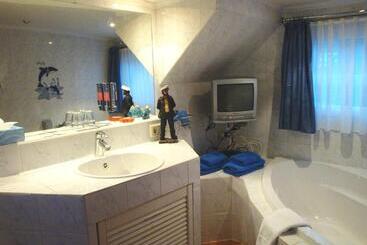هتل Schiff Perle Bremen