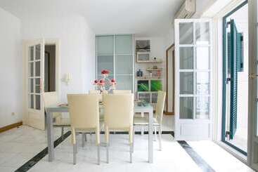Beach Apartment Sveti Stefan