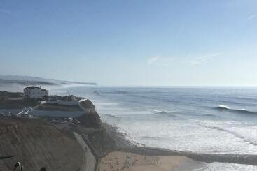 تختخواب و صبحانه Elemental Ericeira