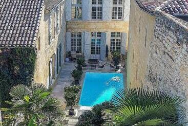 تختخواب و صبحانه L Hôtel Particulier Guilhon
