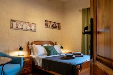 تختخواب و صبحانه Moonshine Villa