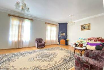 پانسیون Edo S House