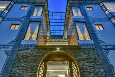 پانسیون Yunshuo Dali Light Luxury Guesthouse