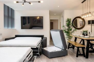 Host & Stay   The Rodney Courtyard