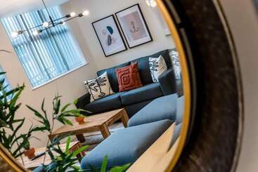 Host & Stay   The Rodney Courtyard