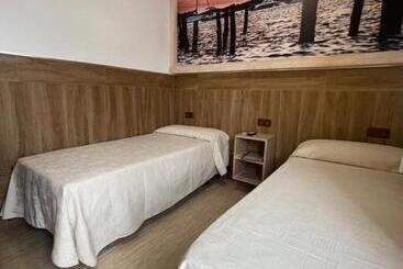 ペンション Hostal Noli