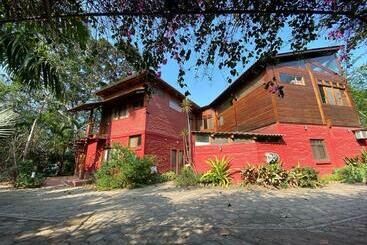 هاستل Saiananda Adventure Eco Lodge